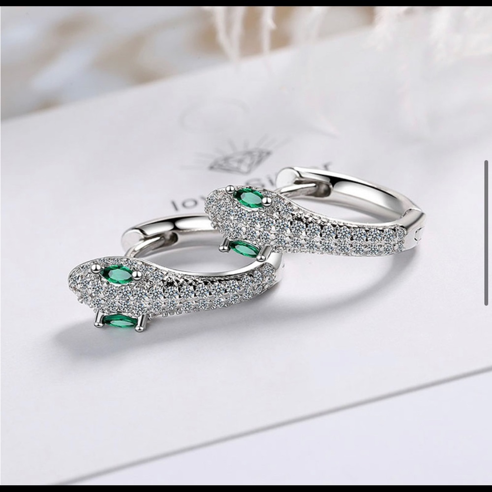 🌟HOST PICK🌟ELEGANT SPARKLING ZIRCON SNAKE 925 STERLING SILVER STUD EARRINGS - Picture 4 of 11